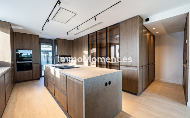 Resale - Villa - Marbella - El Rosario