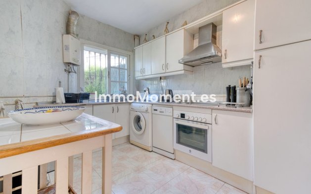 Bestaande woning - Geschakelde woning - Estepona  - New Golden Mile