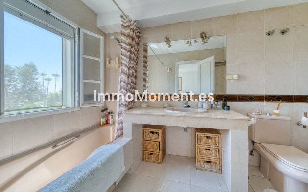 Bestaande woning - Geschakelde woning - Estepona  - New Golden Mile