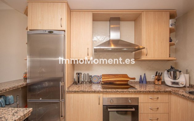 Resale - Apartment - Marbella - Elviria