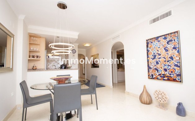 Resale - Apartment - Marbella - Elviria