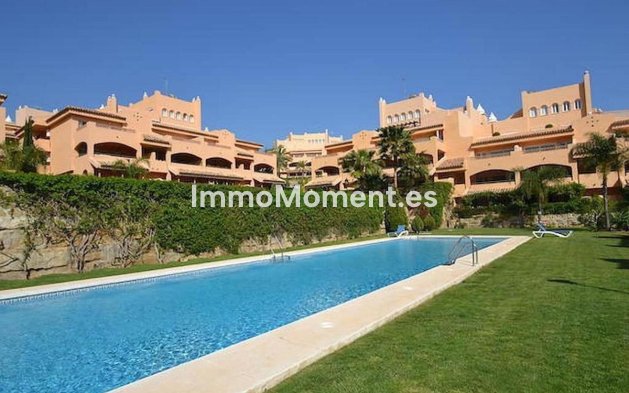 Resale - Apartment - Marbella - Elviria