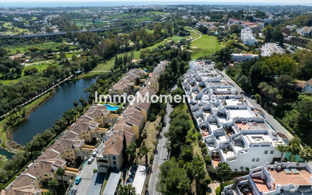 Resale - Apartment - Benahavís - La Quinta