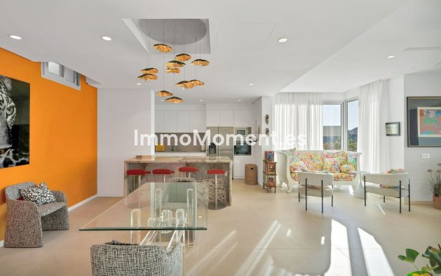 Resale - Apartment - Benahavís - Benahavís Centro