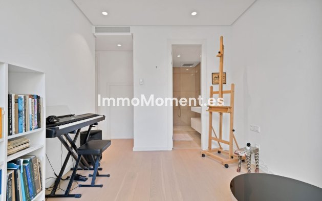 Resale - Apartment - Benahavís - Benahavís Centro