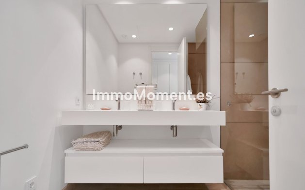 Resale - Apartment - Benahavís - Benahavís Centro