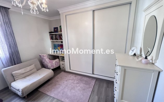 Resale - Apartment - Marbella - Puerto Banús