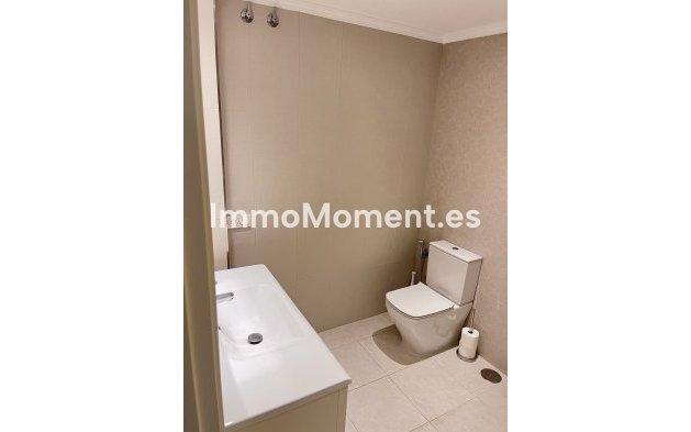 Resale - Apartment - Marbella - Puerto Banús