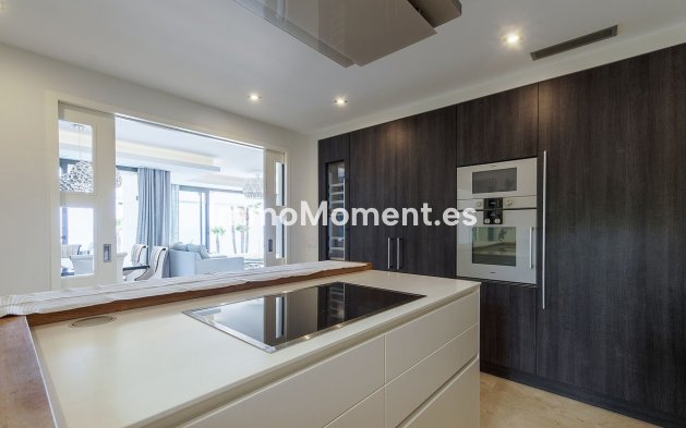 Wiederverkauf - Wohnung - Estepona  - Estepona Centro