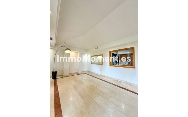 Resale - Apartment - Marbella - Puerto Banús