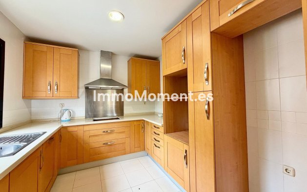 Resale - Apartment - Marbella - Puerto Banús