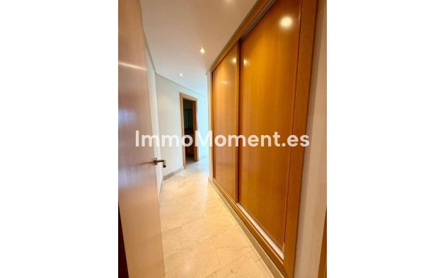 Resale - Apartment - Marbella - Puerto Banús