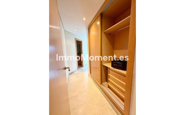 Resale - Apartment - Marbella - Puerto Banús