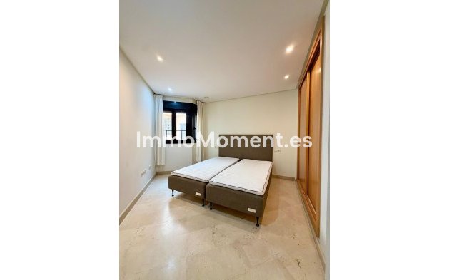 Resale - Apartment - Marbella - Puerto Banús