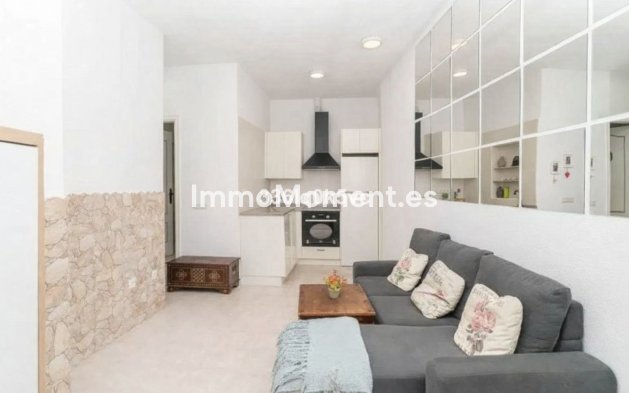 Resale - Apartment - Estepona - Estepona Centro