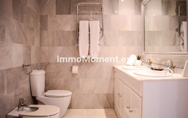 Resale - Apartment - Marbella - Puerto Banús