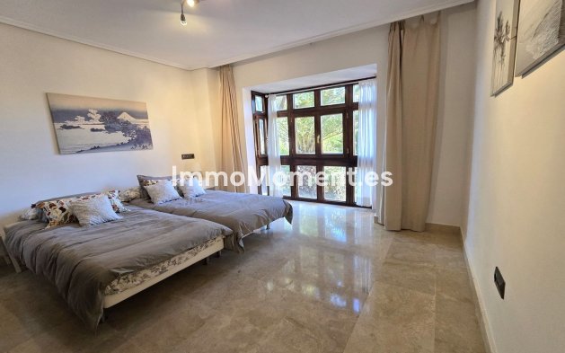 Resale - Apartment - Marbella - La Mairena