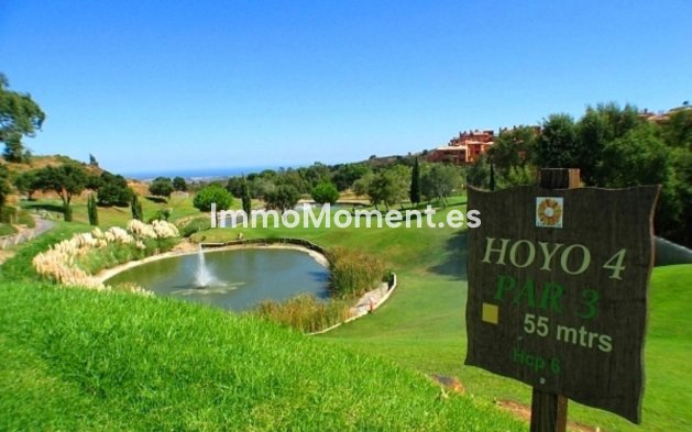 Resale - Apartment - Marbella - La Mairena