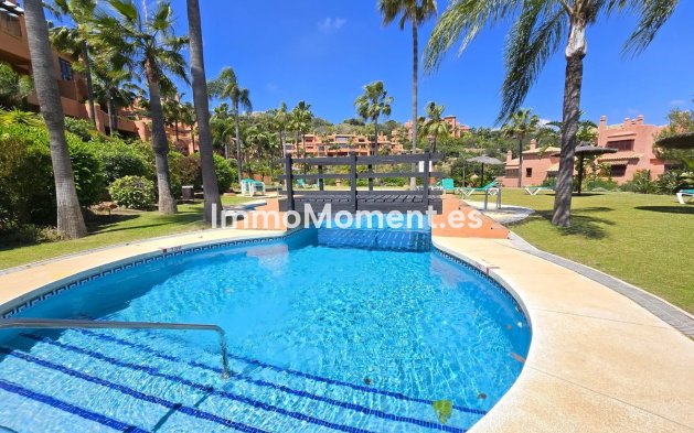 Resale - Apartment - Marbella - La Mairena