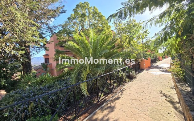 Resale - Apartment - Marbella - La Mairena