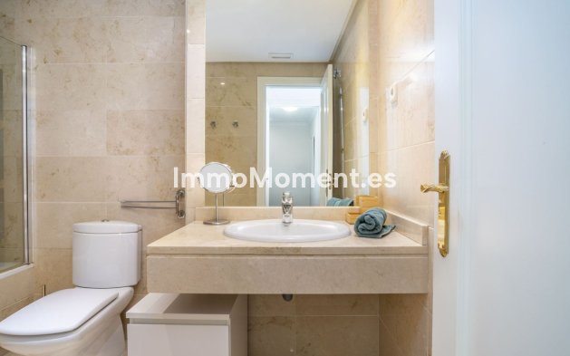 Resale - Apartment - Marbella - Puerto Banús
