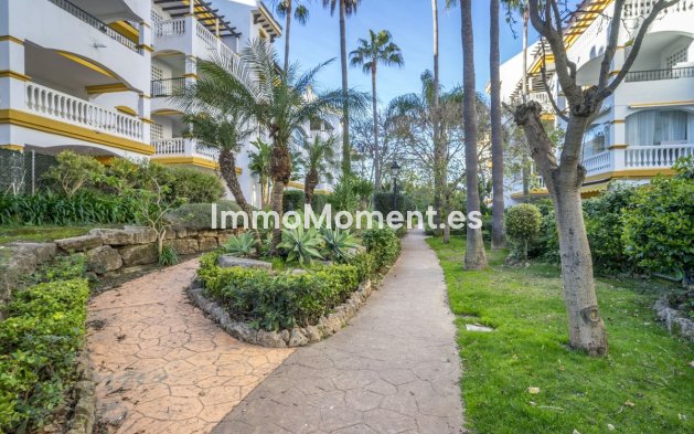 Resale - Apartment - Marbella - Puerto Banús