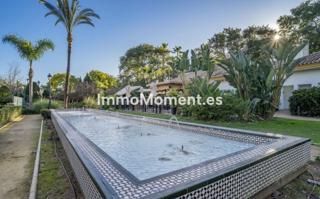 Resale - Apartment - Marbella - Puerto Banús