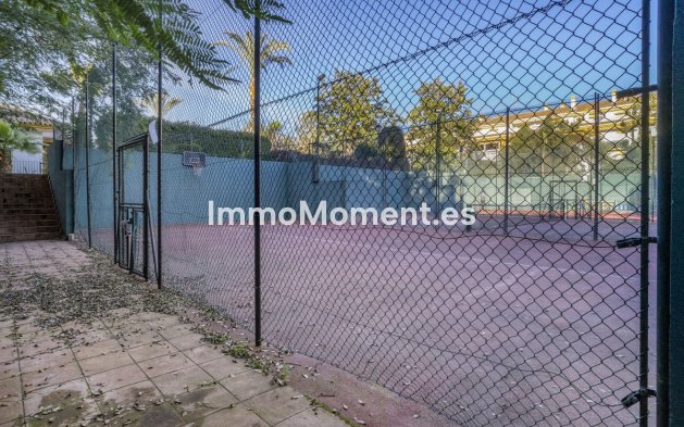 Resale - Apartment - Marbella - Puerto Banús