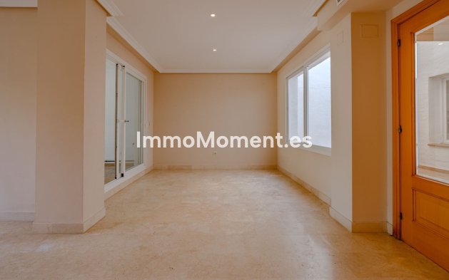 Revente - Villa - Estepona  - New Golden Mile