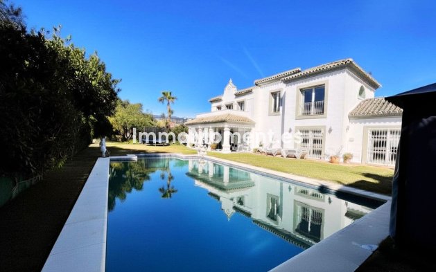 Resale - Villa - Estepona - Estepona Centro