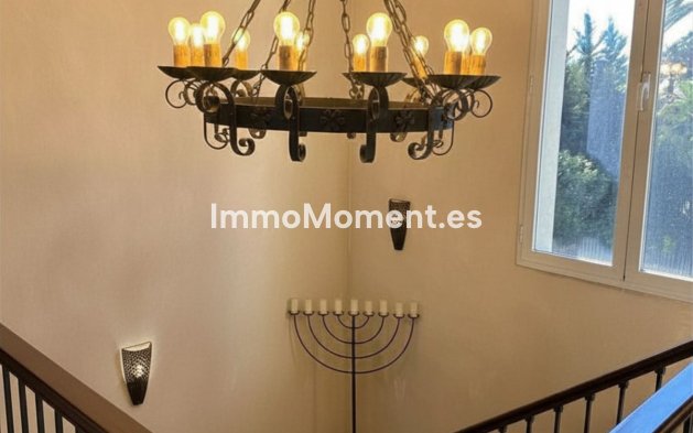 Resale - Villa - Estepona - Estepona Centro