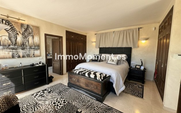 Resale - Villa - Estepona - Estepona Centro