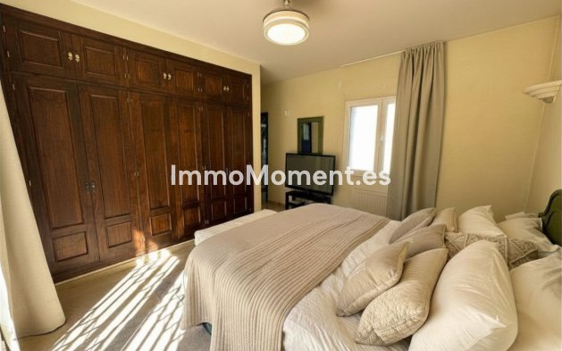 Resale - Villa - Estepona - Estepona Centro