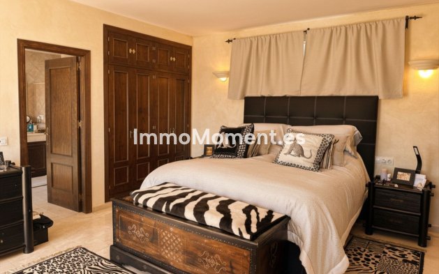 Resale - Villa - Estepona - Estepona Centro