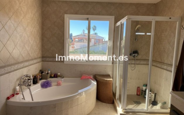 Resale - Villa - Estepona - Estepona Centro