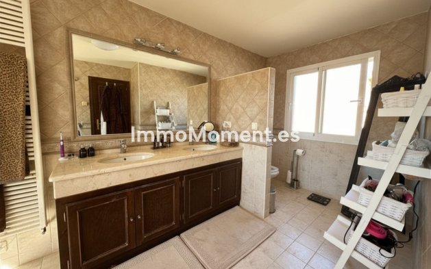 Resale - Villa - Estepona - Estepona Centro