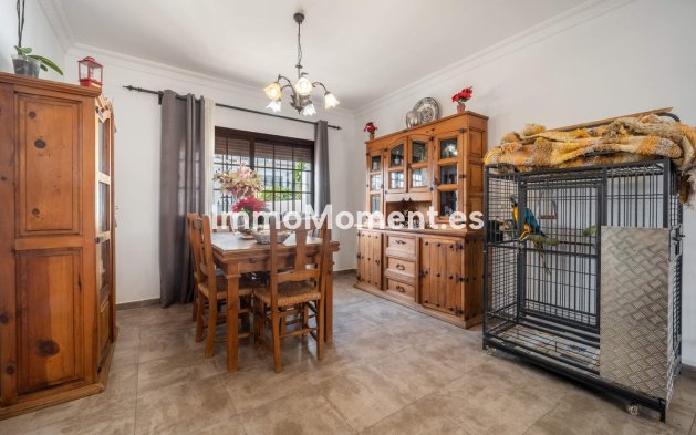 Resale - Villa - Estepona - Estepona Centro