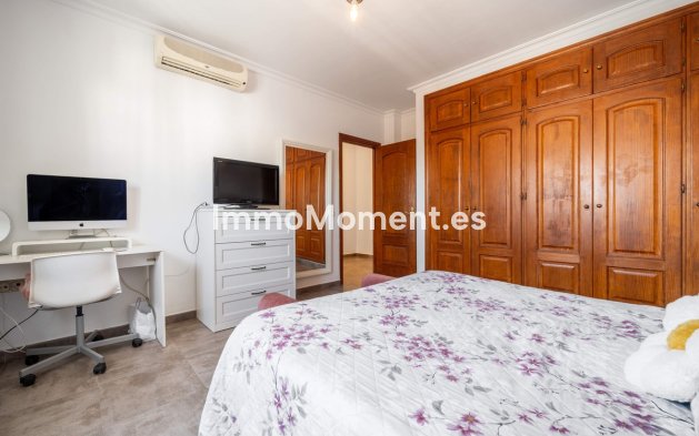 Resale - Villa - Estepona - Estepona Centro
