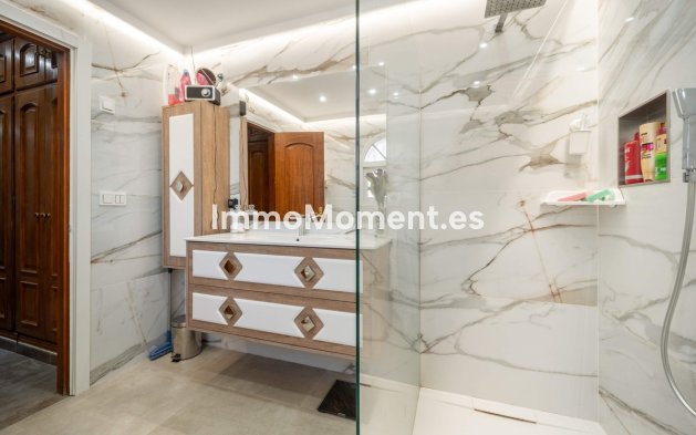 Resale - Villa - Estepona - Estepona Centro