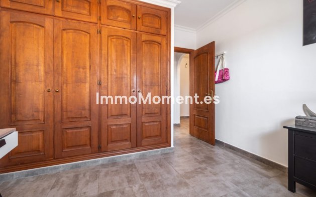 Resale - Villa - Estepona - Estepona Centro