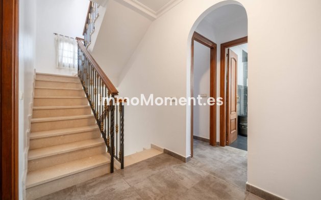 Resale - Villa - Estepona - Estepona Centro