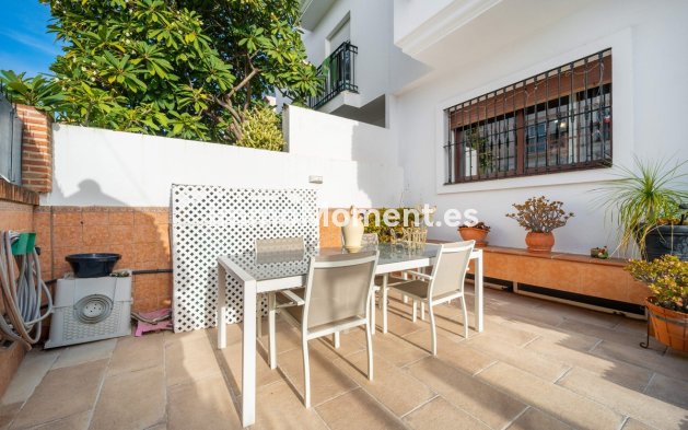 Resale - Villa - Estepona - Estepona Centro