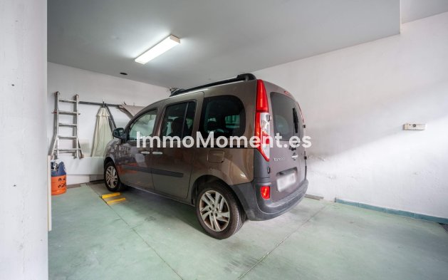 Resale - Villa - Estepona - Estepona Centro