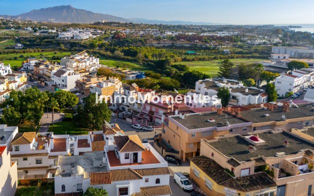Resale - Villa - Estepona - Estepona Centro