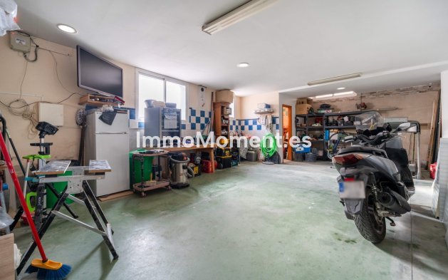 Resale - Villa - Estepona - Estepona Centro