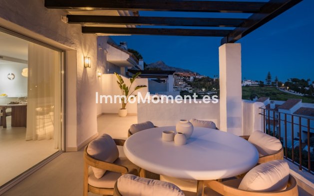 Resale - Apartment - Marbella - Nueva Andalucía