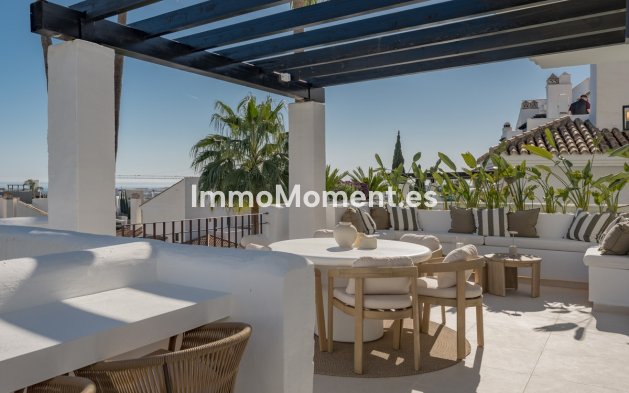 Resale - Apartment - Marbella - Nueva Andalucía