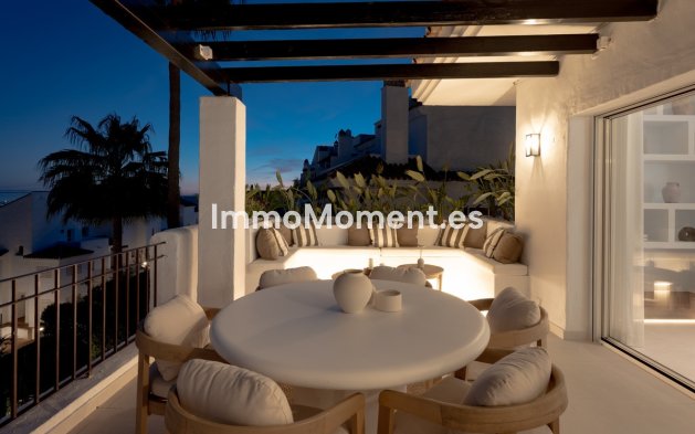 Resale - Apartment - Marbella - Nueva Andalucía