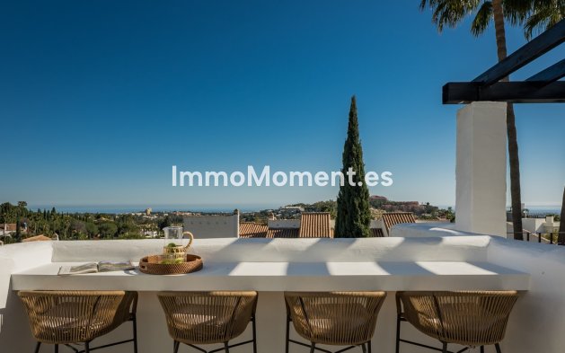 Resale - Apartment - Marbella - Nueva Andalucía