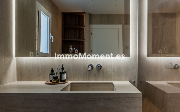 Resale - Apartment - Marbella - Nueva Andalucía